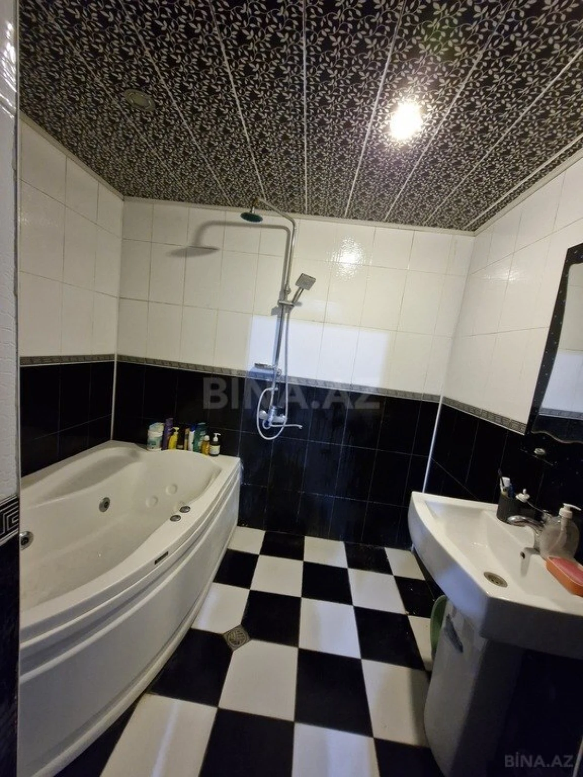 Satılır 3 otaqlı mənzil 96 m²
