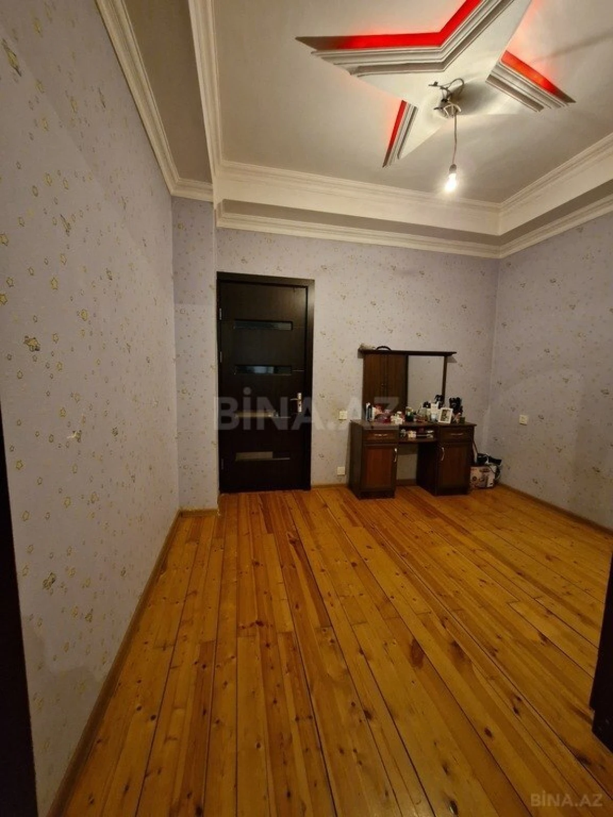Satılır 3 otaqlı mənzil 96 m²
