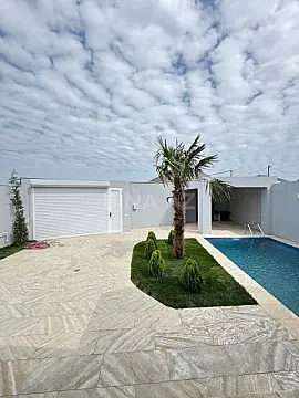 Satılır 4 otaqlı həyət evi 135 m²