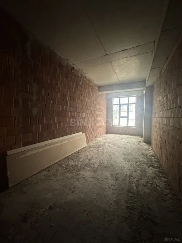 Satılır 3 otaqlı mənzil 142 m²