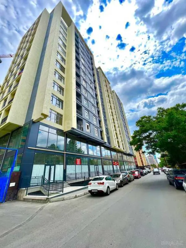 Satılır 3 otaqlı mənzil 142 m²