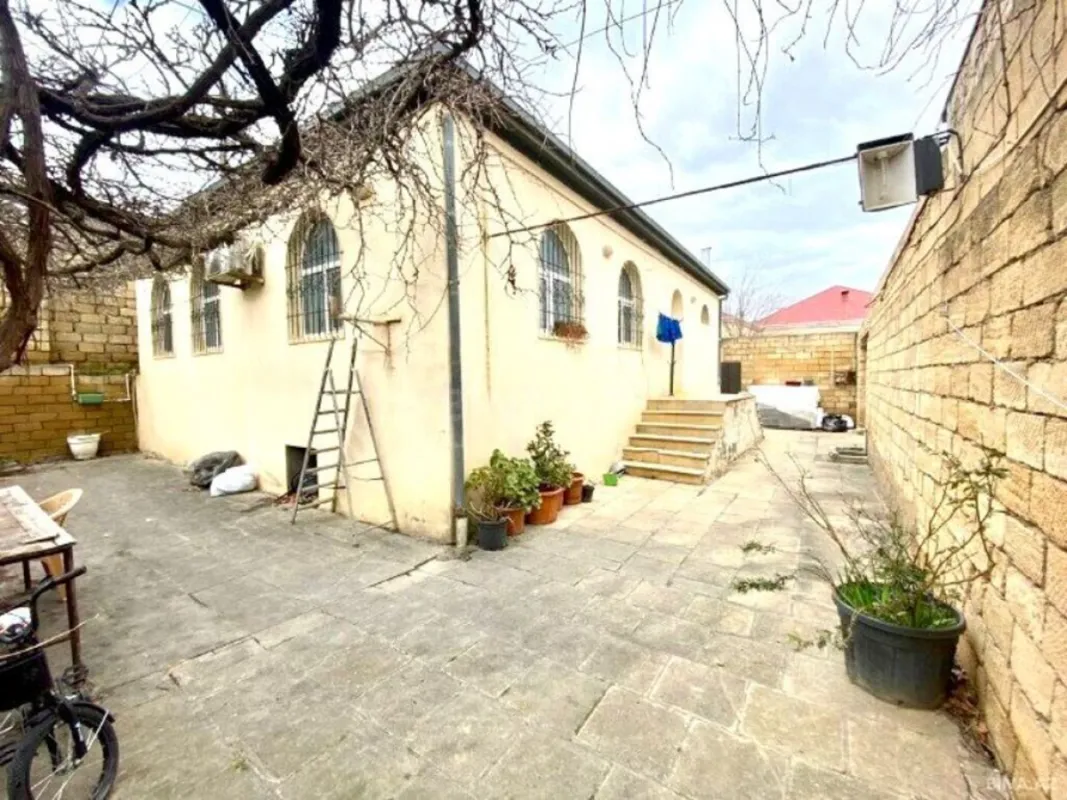 Satılır 7 otaqlı həyət evi 200 m²