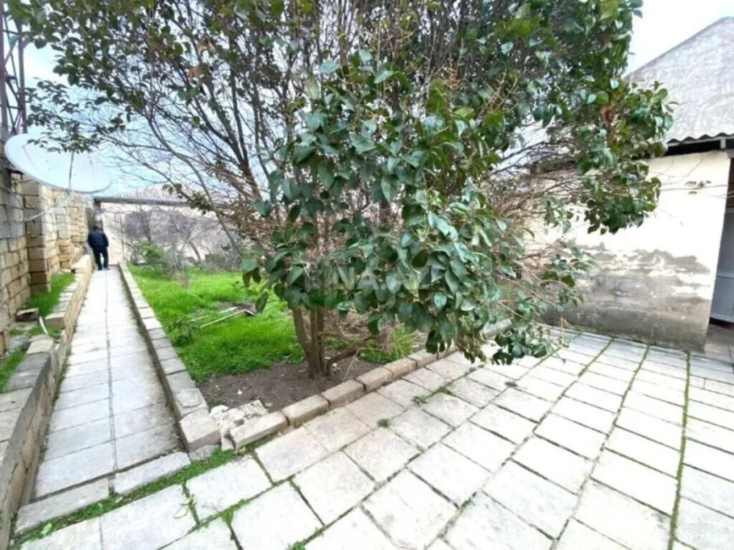 Satılır 7 otaqlı həyət evi 200 m²