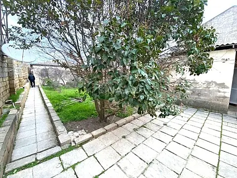 Satılır 7 otaqlı həyət evi 200 m²