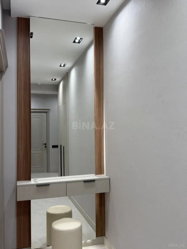 Satılır 2 otaqlı mənzil 77 m²