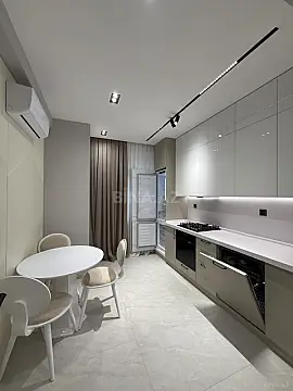 Satılır 2 otaqlı mənzil 77 m²