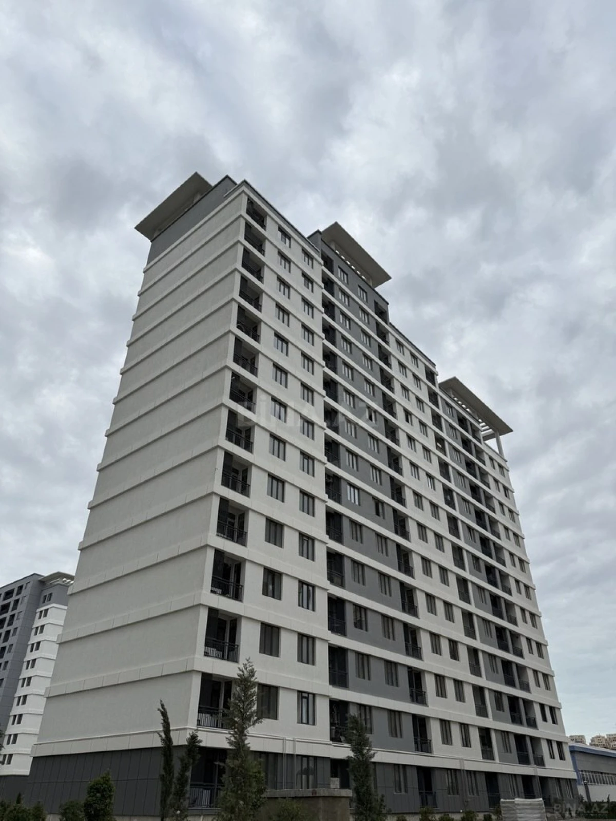 Satılır 2 otaqlı mənzil 77 m²