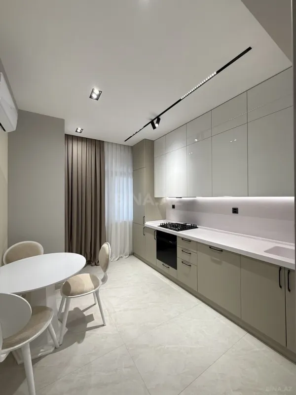 Satılır 2 otaqlı mənzil 77 m²