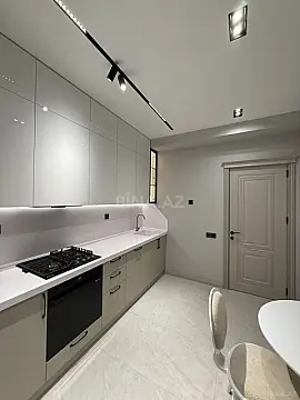 Satılır 2 otaqlı mənzil 77 m²