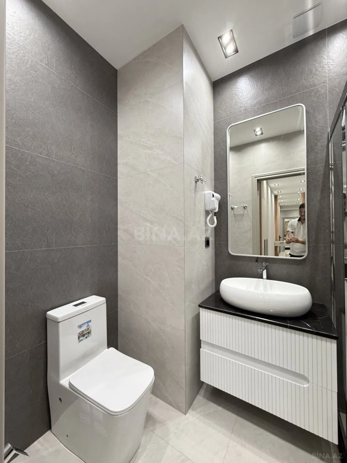 Satılır 2 otaqlı mənzil 77 m²