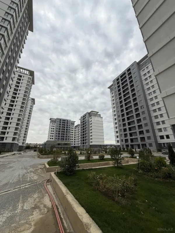 Satılır 2 otaqlı mənzil 77 m²