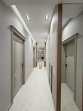 Satılır 2 otaqlı mənzil 77 m²
