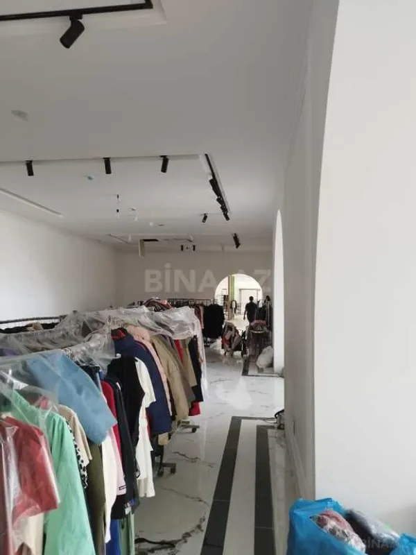 Satılır obyekt 1400 m²