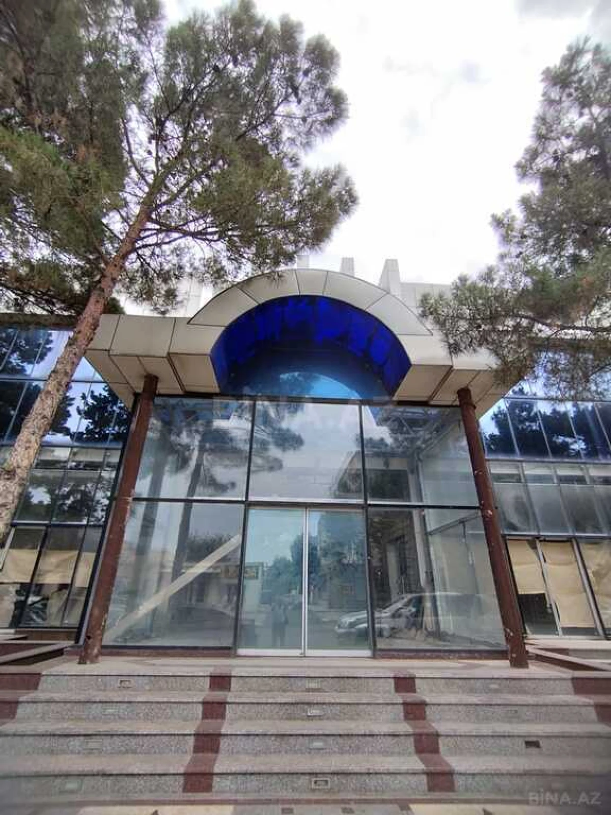 Satılır obyekt 1400 m²