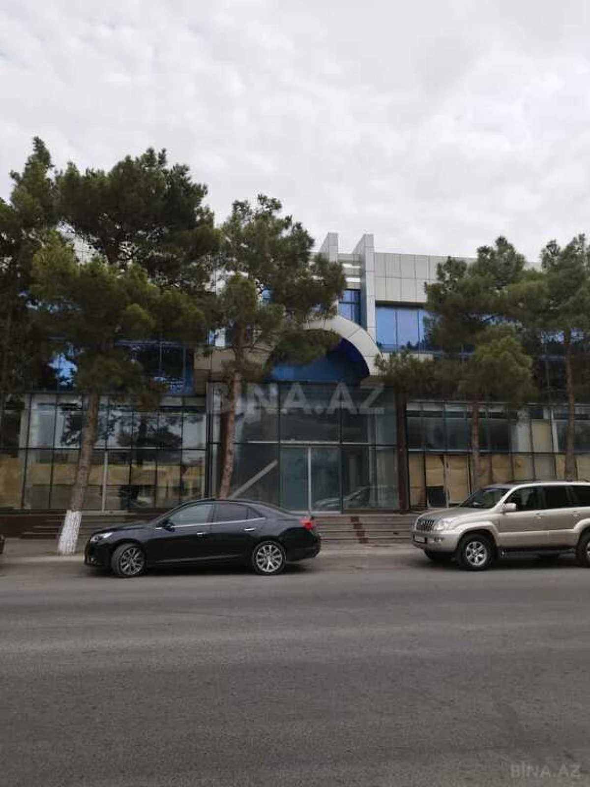 Satılır obyekt 1400 m²