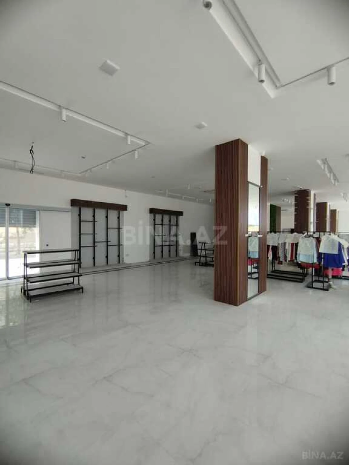 Satılır obyekt 1400 m²