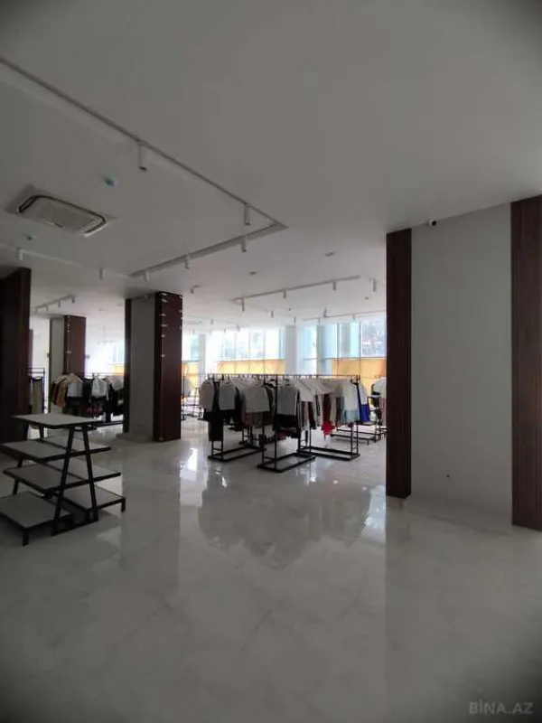 Satılır obyekt 1400 m²