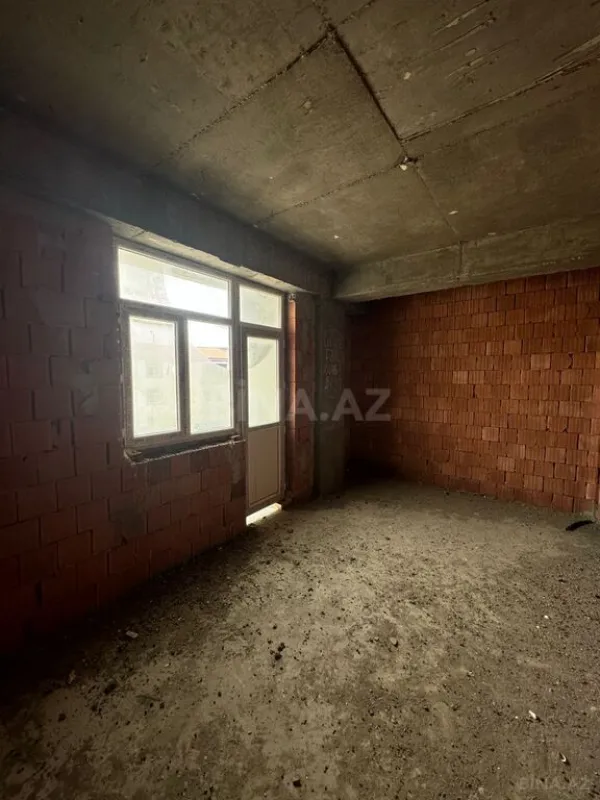 Satılır 2 otaqlı mənzil 83 m²