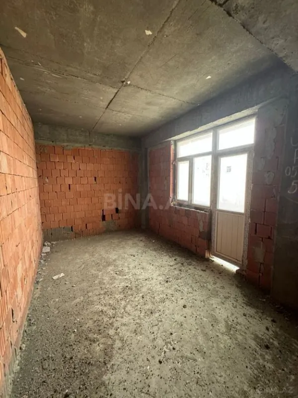 Satılır 2 otaqlı mənzil 83 m²