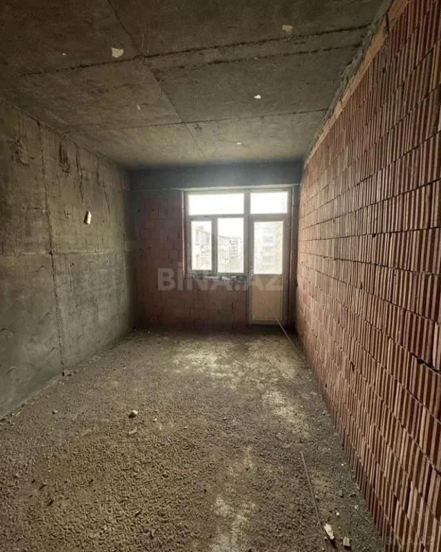 Satılır 2 otaqlı mənzil 83 m²