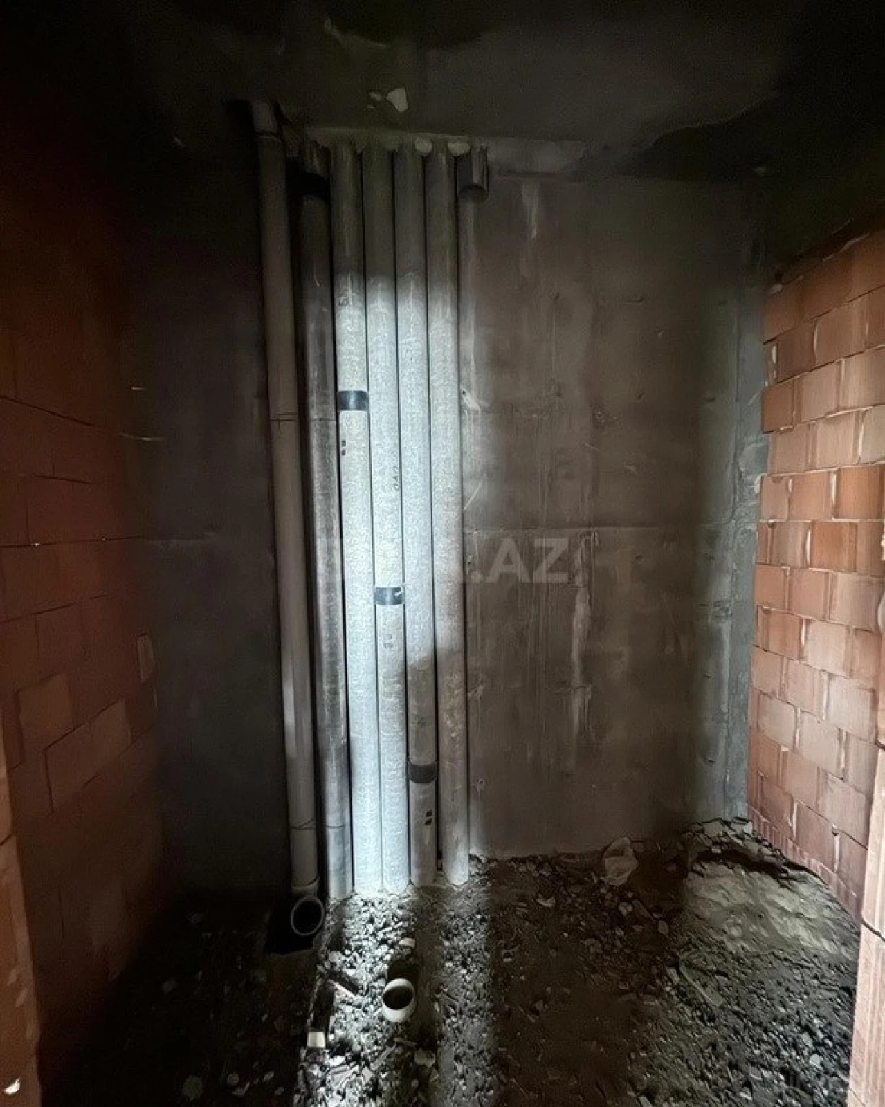 Satılır 2 otaqlı mənzil 83 m²