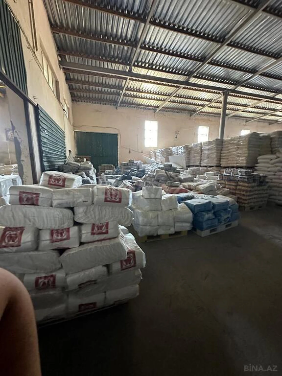 Satılır obyekt 4200 m²