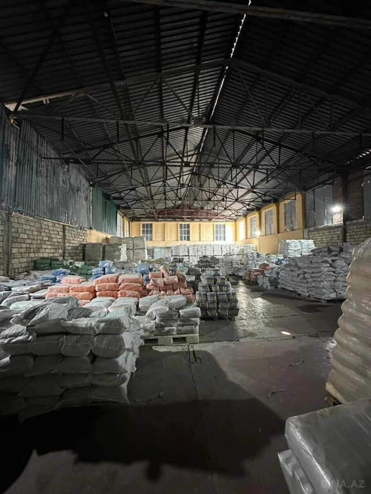 Satılır obyekt 4200 m²