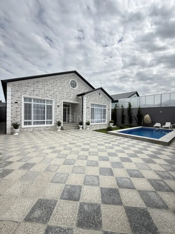 Satılır 4 otaqlı həyət evi 160 m²