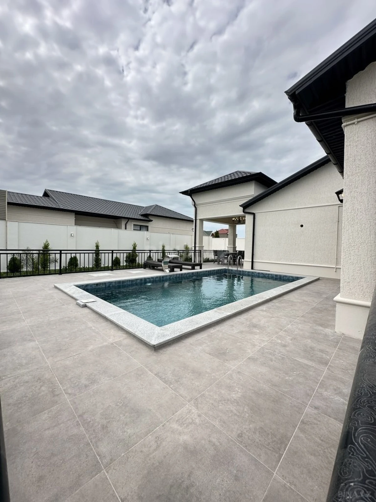 Satılır 4 otaqlı həyət evi 160 m²