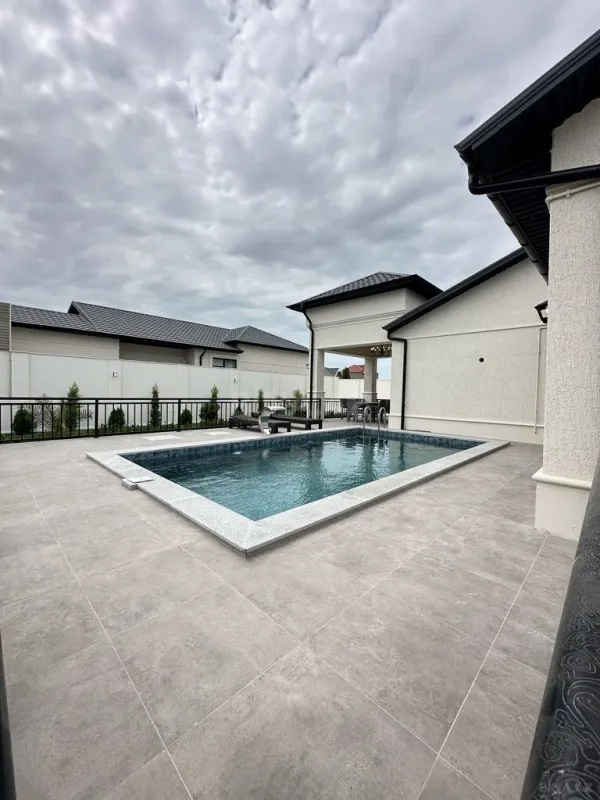 Satılır 4 otaqlı həyət evi 160 m²