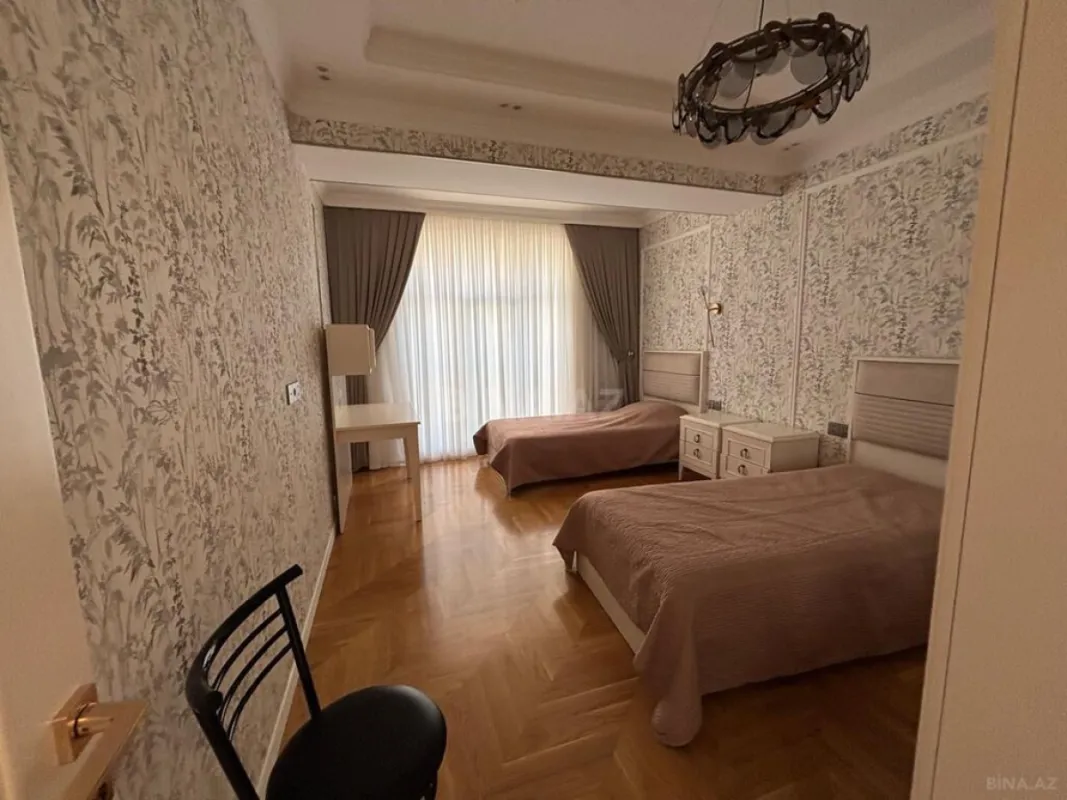 Kirayə verilir 4 otaqlı mənzil 170 m²