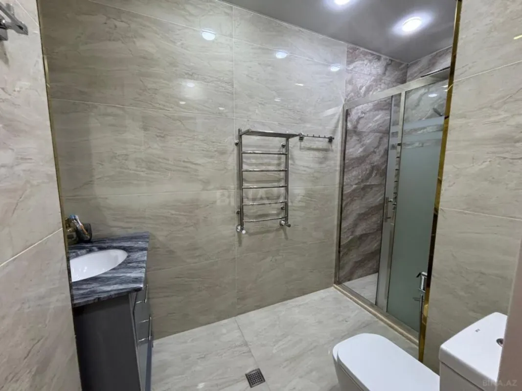 Kirayə verilir 4 otaqlı mənzil 170 m²