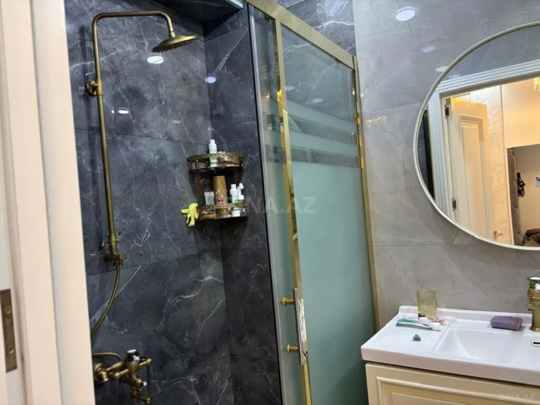 Kirayə verilir 4 otaqlı mənzil 170 m²