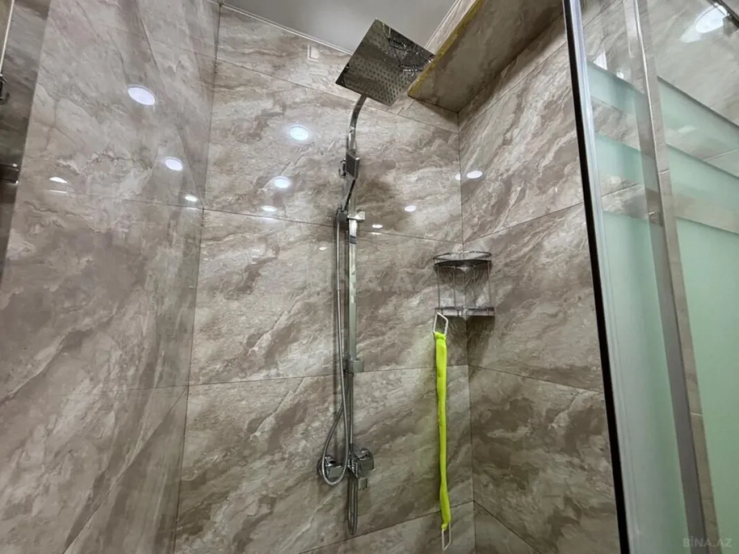 Kirayə verilir 4 otaqlı mənzil 170 m²