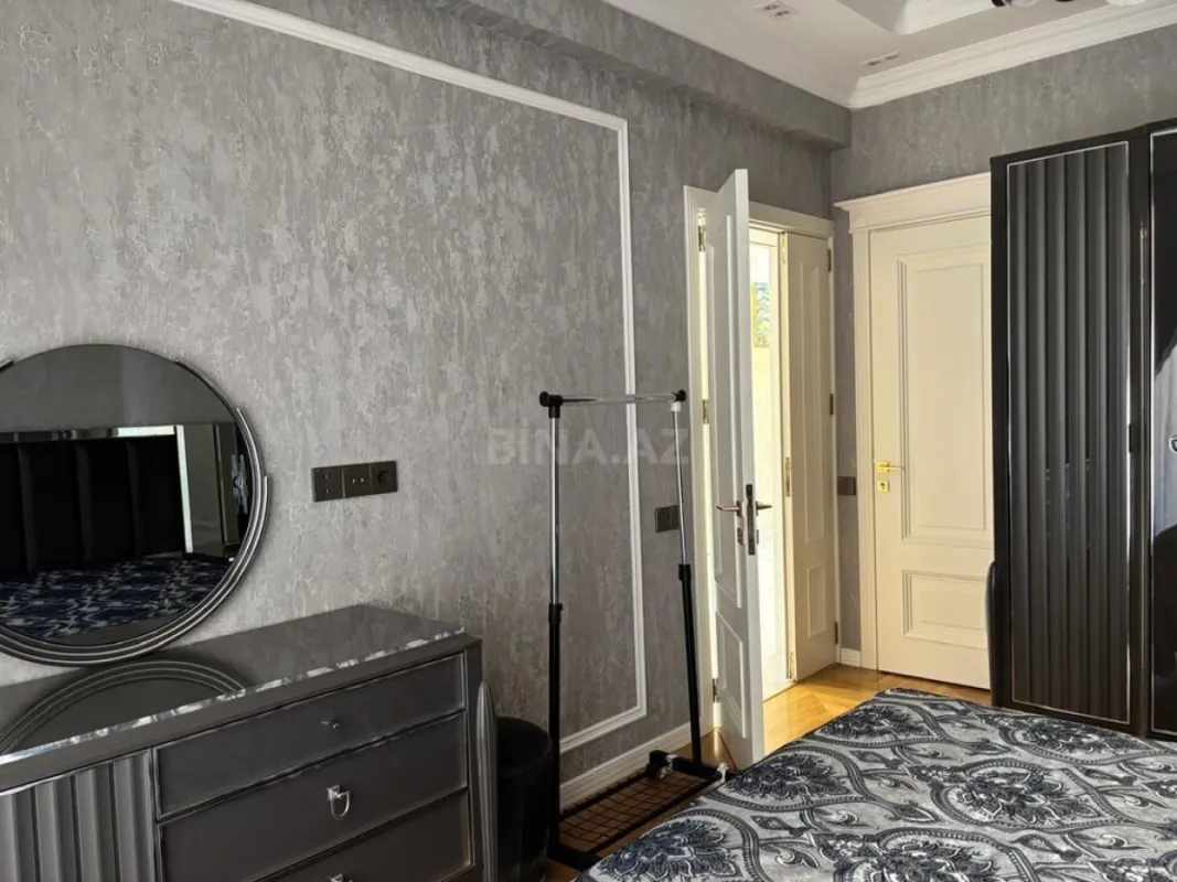 Kirayə verilir 4 otaqlı mənzil 170 m²