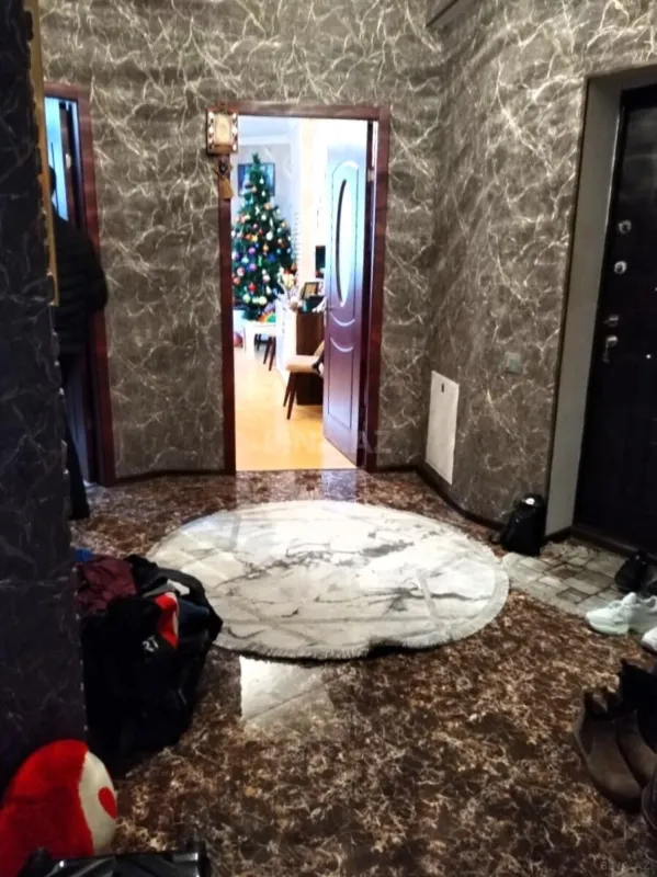 Satılır 2 otaqlı mənzil 72 m²