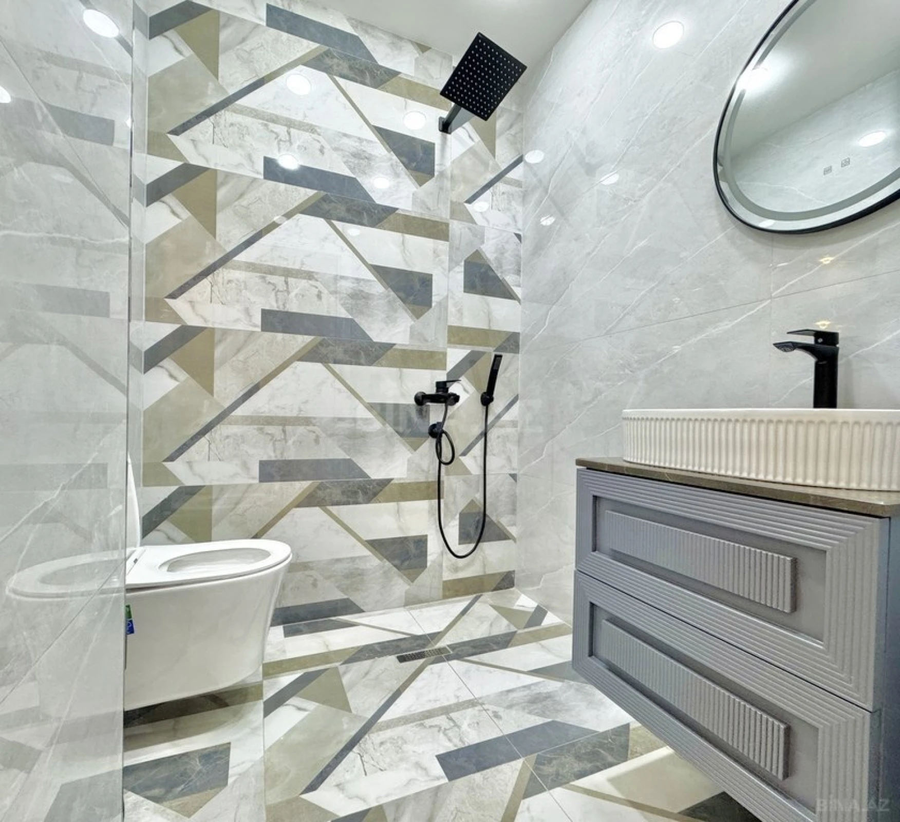 Satılır 3 otaqlı mənzil 120 m²