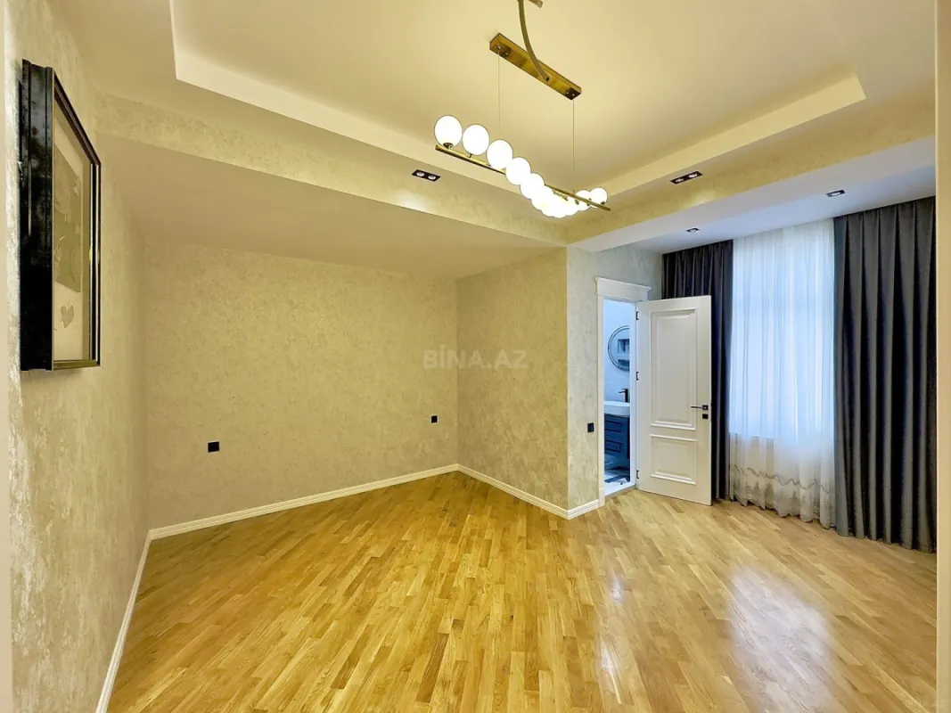 Satılır 3 otaqlı mənzil 120 m²