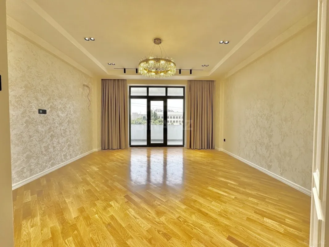 Satılır 3 otaqlı mənzil 120 m²