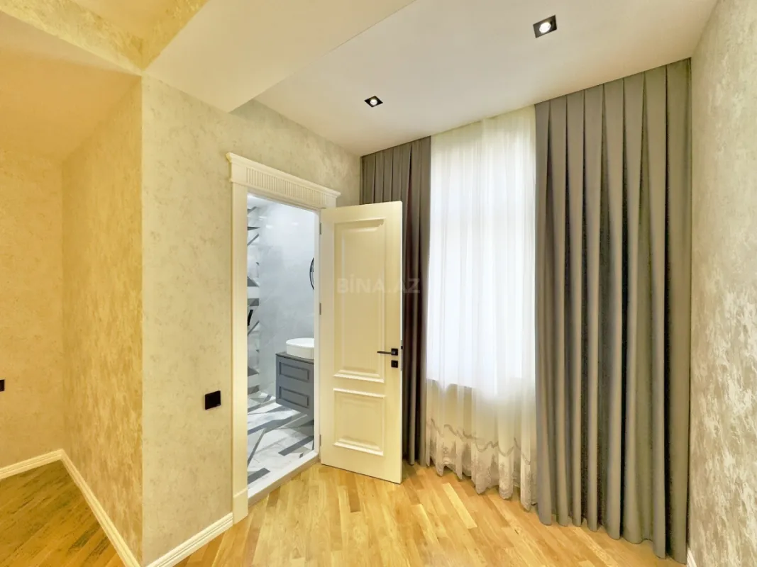 Satılır 3 otaqlı mənzil 120 m²