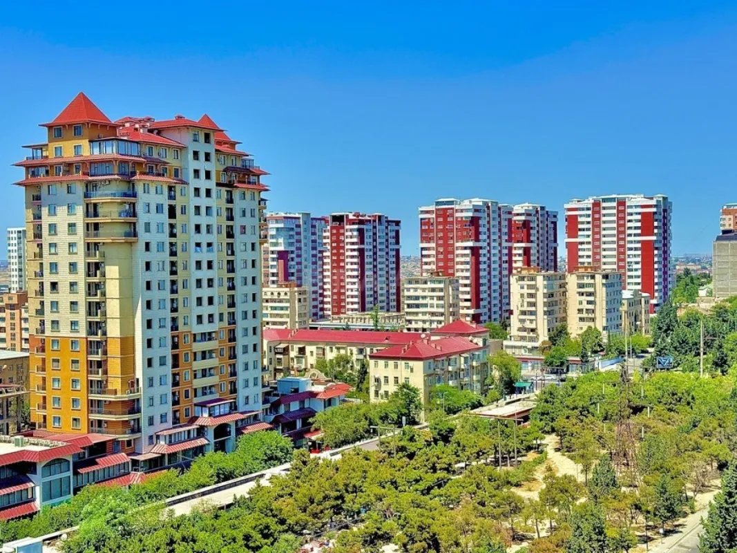Satılır 3 otaqlı mənzil 120 m²