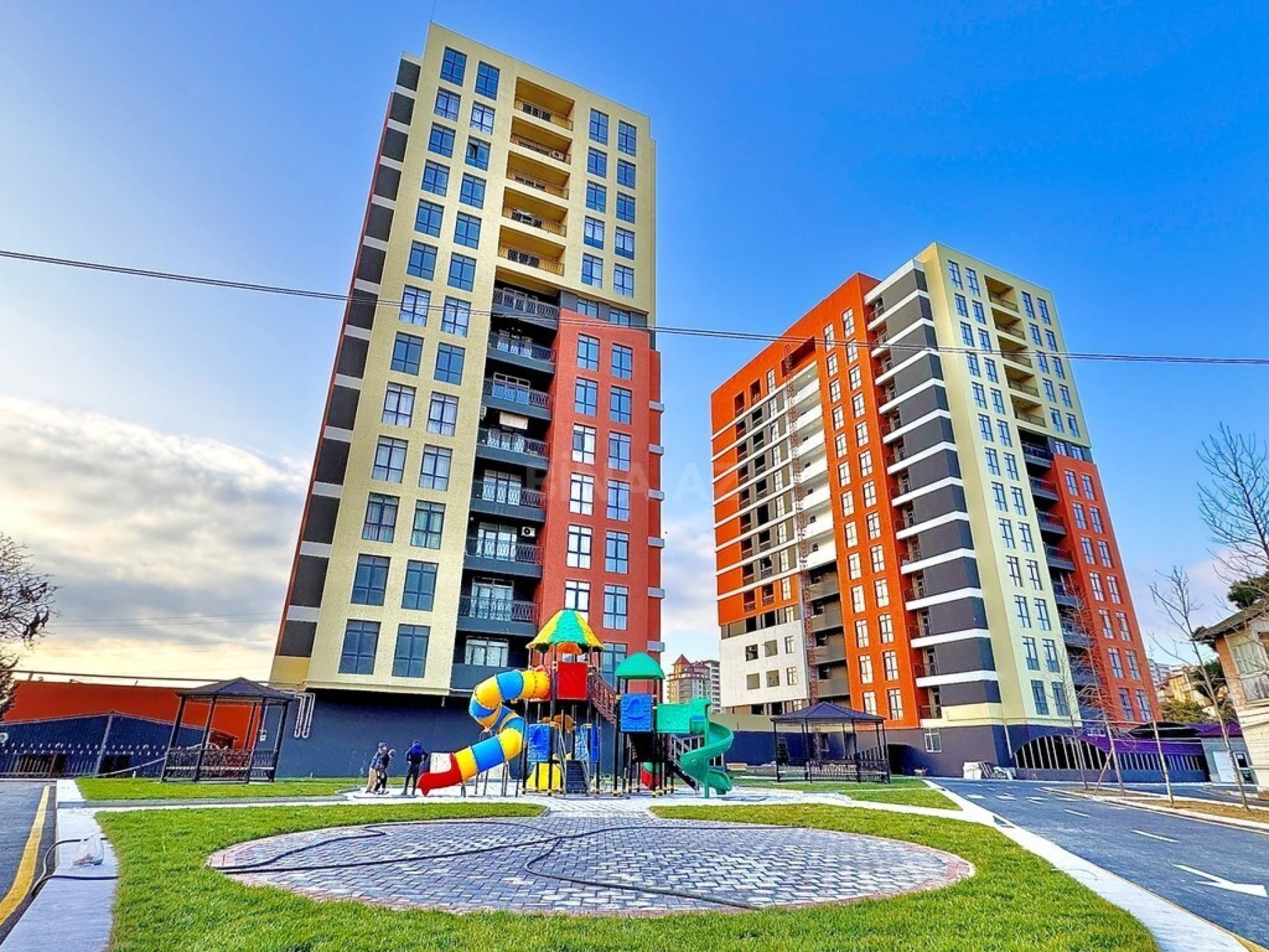 Satılır 3 otaqlı mənzil 120 m²