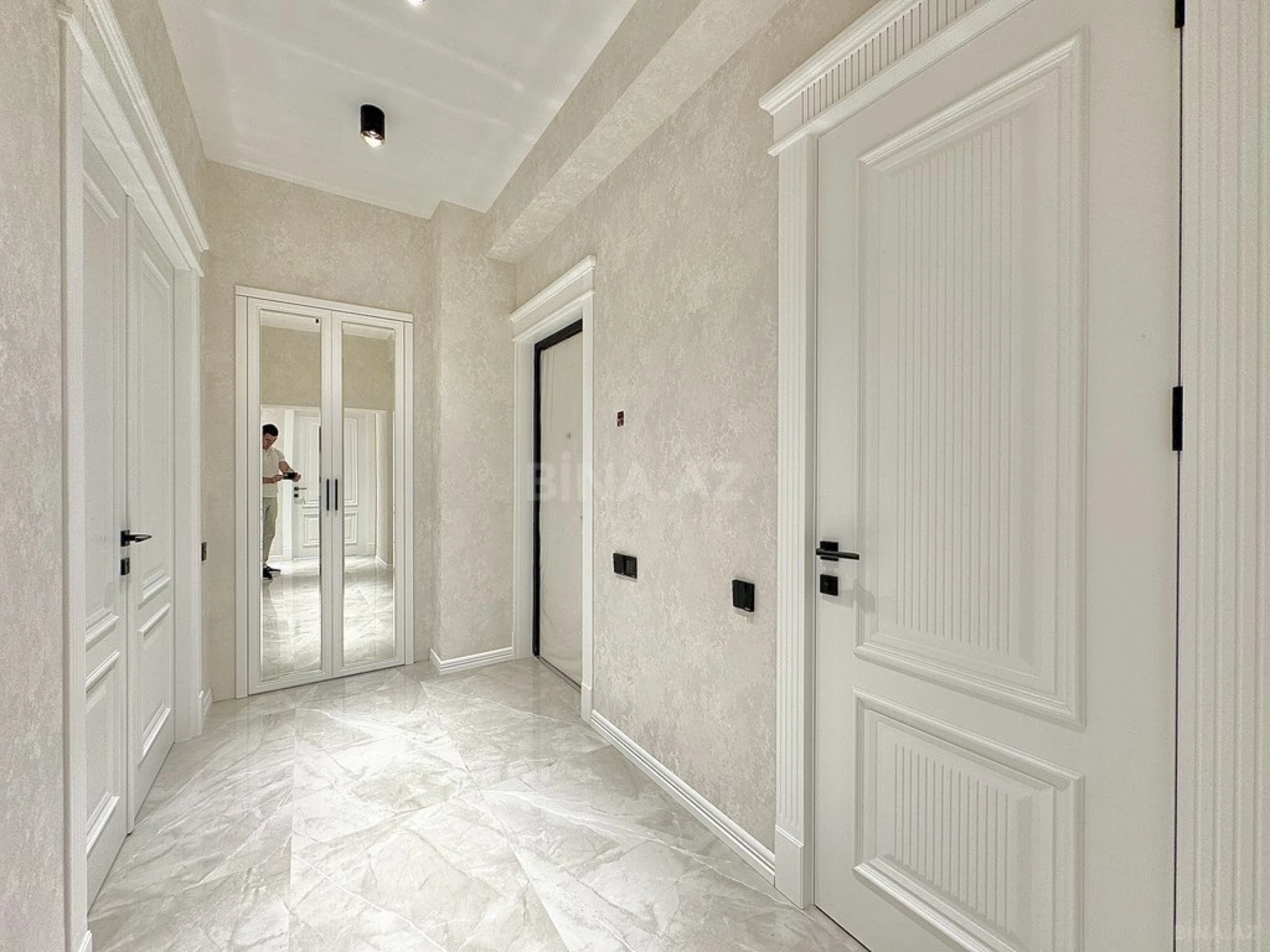 Satılır 3 otaqlı mənzil 120 m²