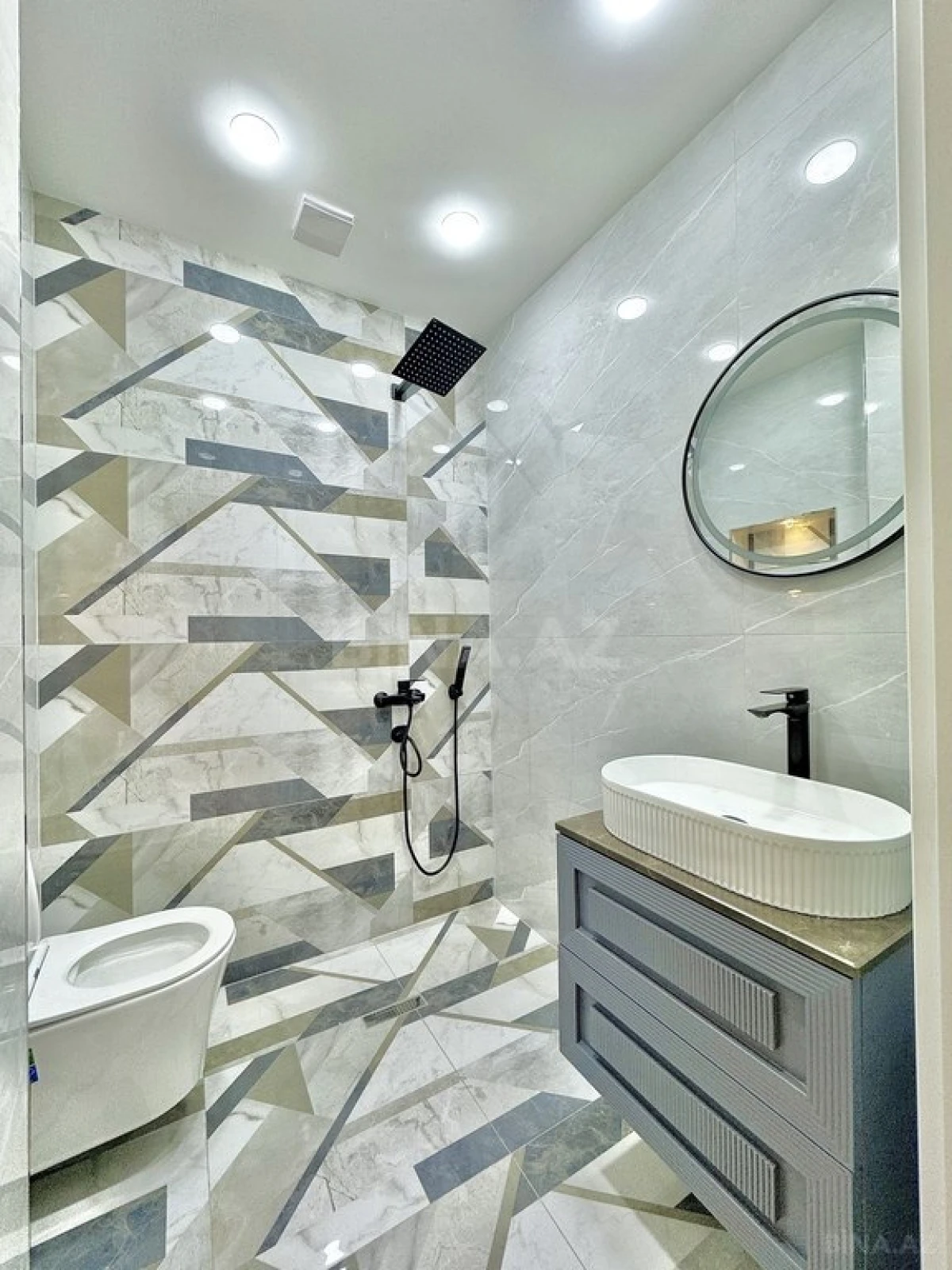 Satılır 3 otaqlı mənzil 120 m²