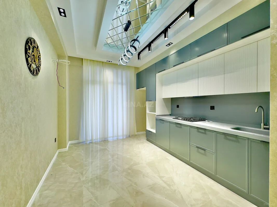 Satılır 3 otaqlı mənzil 120 m²