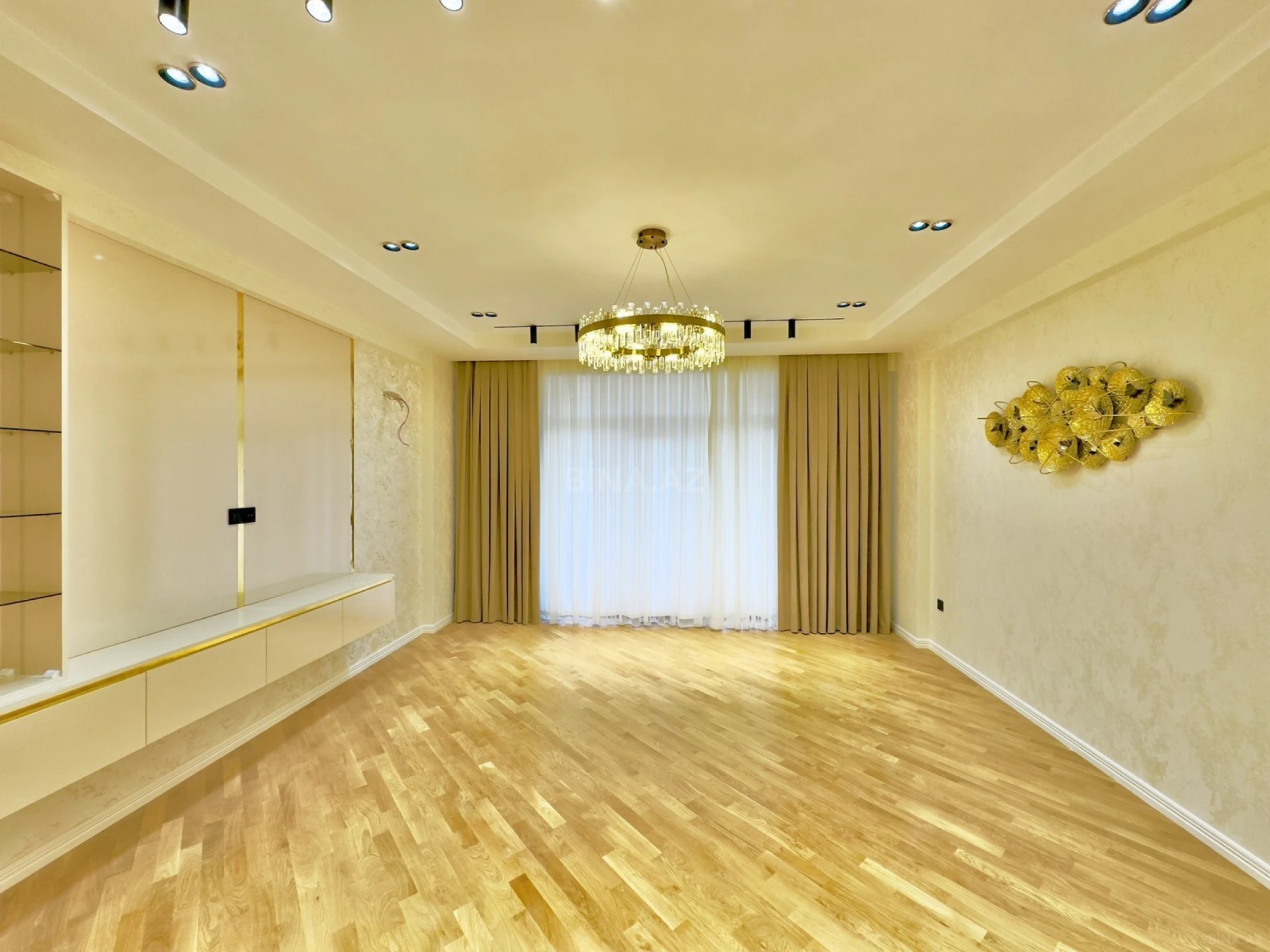 Satılır 3 otaqlı mənzil 120 m²