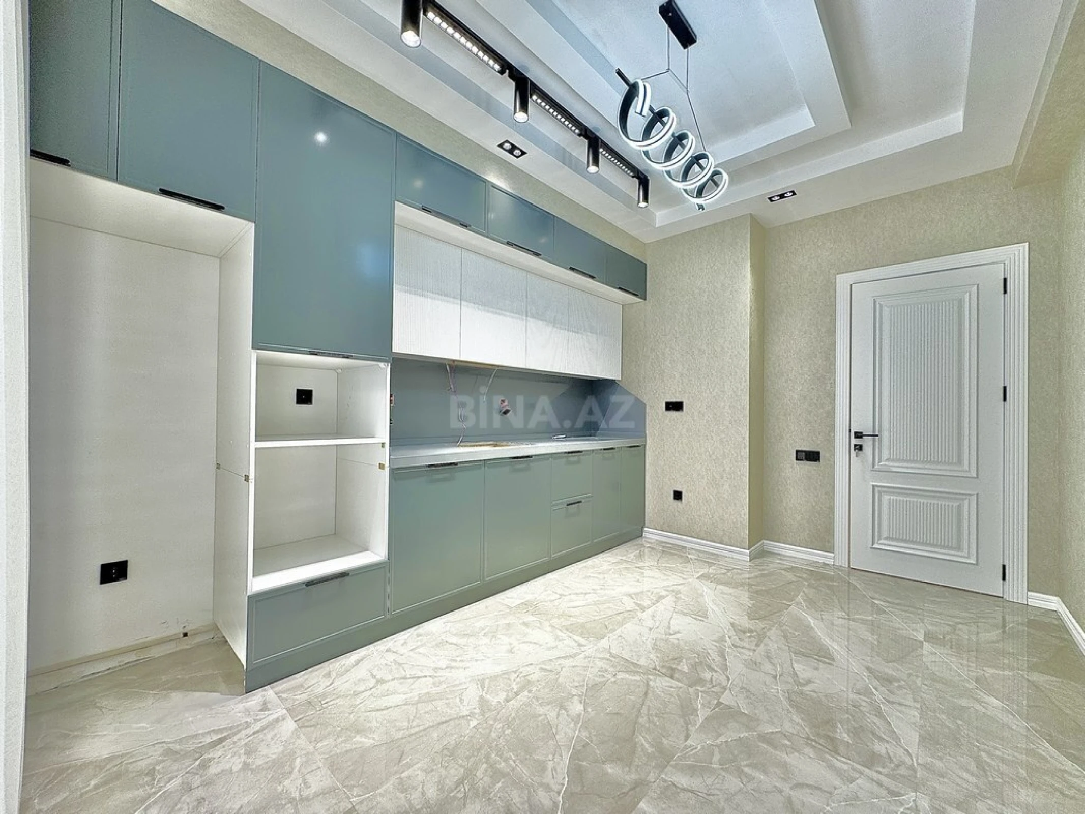 Satılır 3 otaqlı mənzil 120 m²