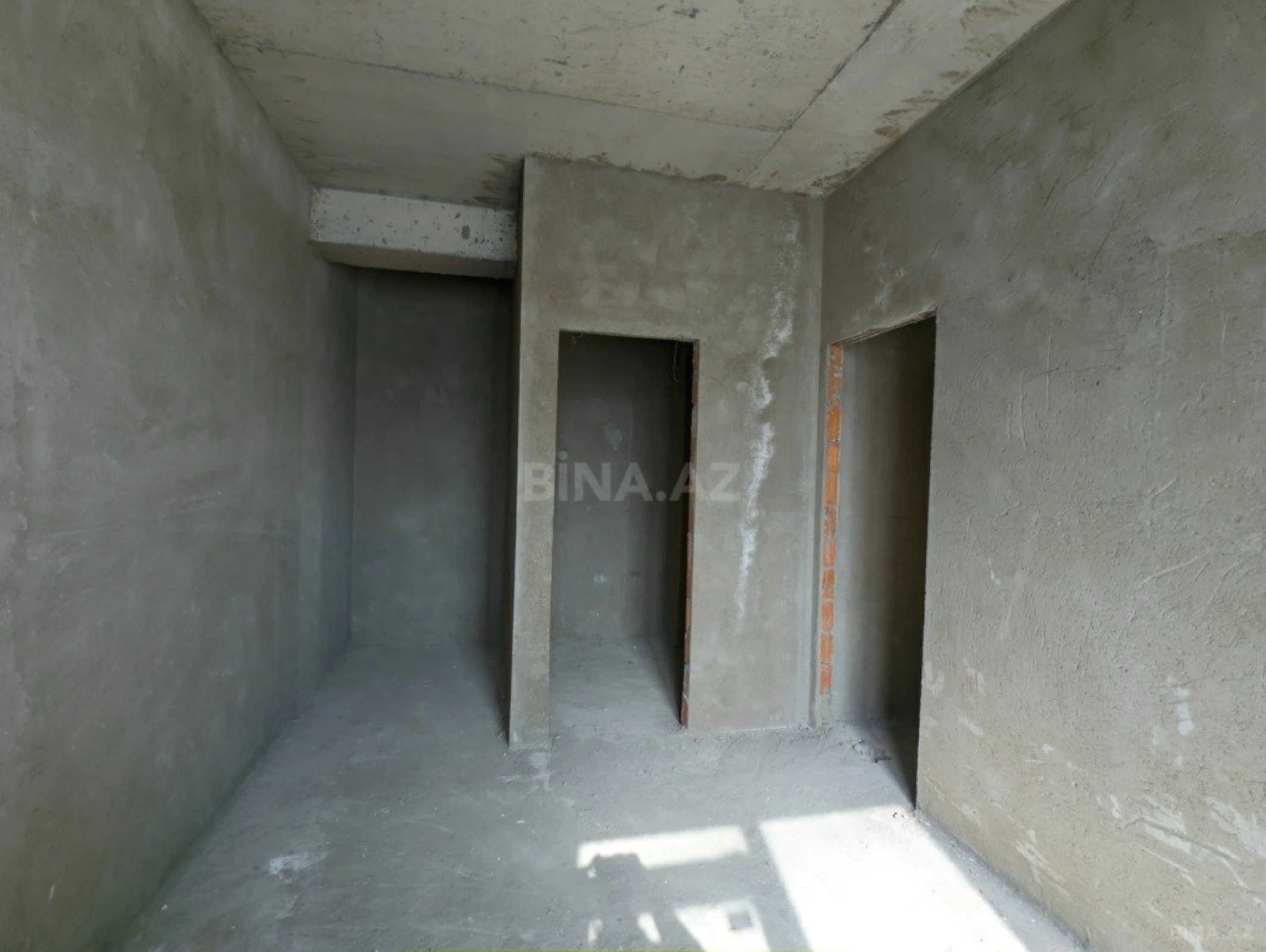 Satılır 3 otaqlı mənzil 147 m²