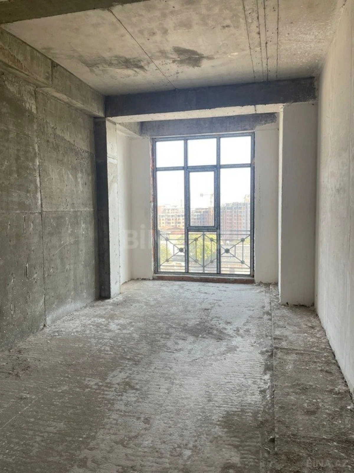 Satılır 3 otaqlı mənzil 147 m²