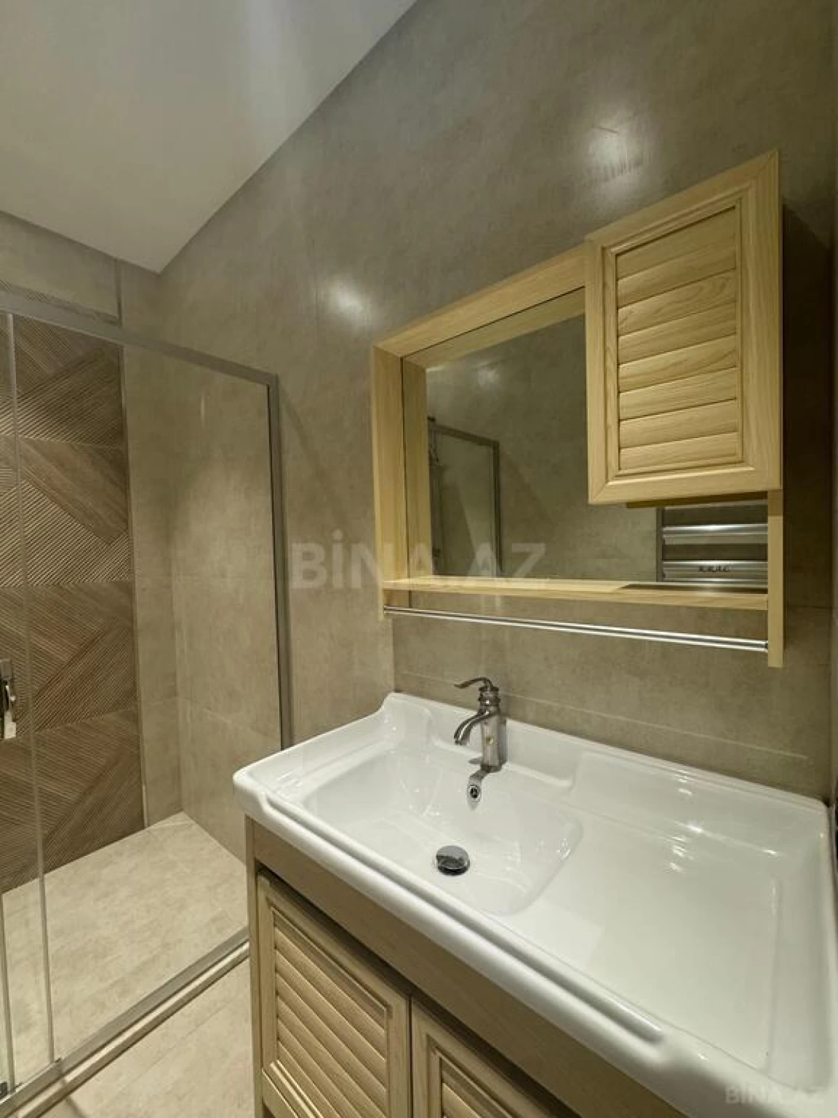 Satılır 6 otaqlı həyət evi 470 m²